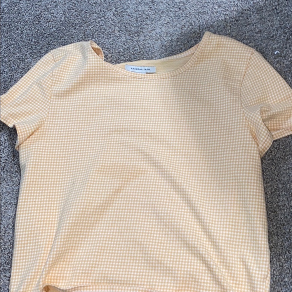 slightly cropped plaid t!